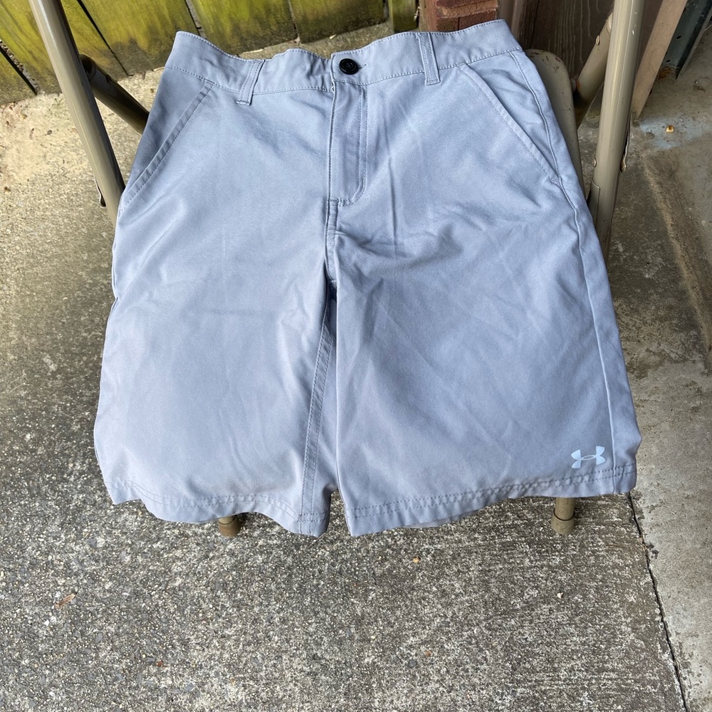 UA golf shorts